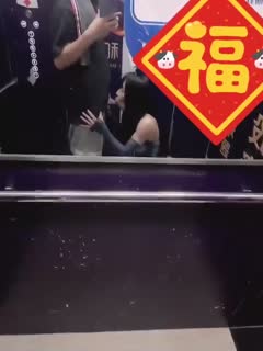 骚货下班在电梯吃鸡巴好刺激好刺激呀兴奋的内心